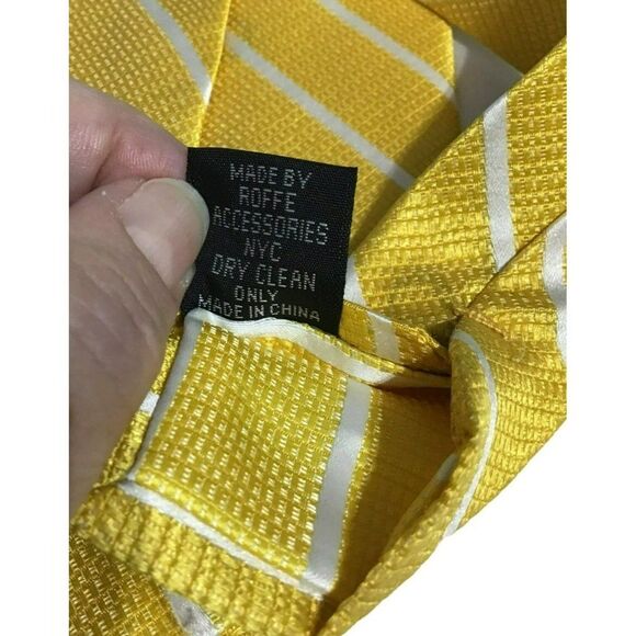 5/$10 Beau Brummell Yellow Silk Striped Tie 58" - Picture 4 of 4